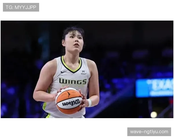 李月汝上场像搬砖机，赛后逛街像去买菜的邻家大姐，这反差我服了